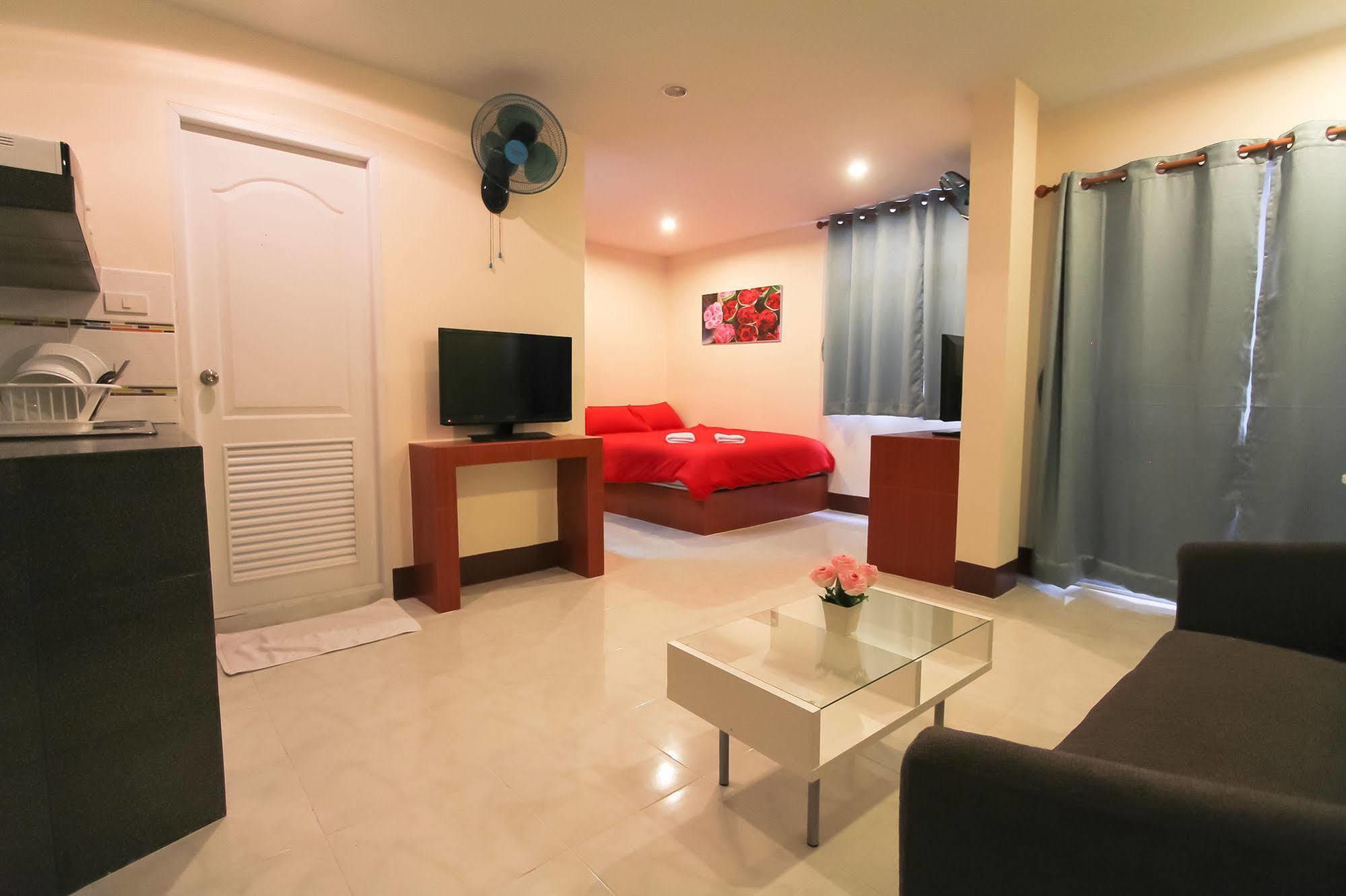 วอล์คกิ้งสตรีท เกสท์เฮาส์ Hotel Pattaya ภายนอก รูปภาพ